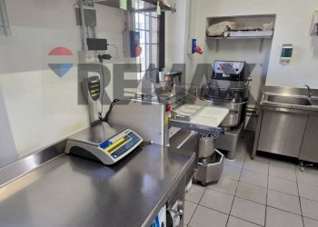 Cucina - Attività Commerciale Piazza Italia
 
1, Veduggio con Colzano - foto 13