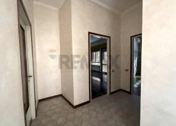 Hall / corridoio - Quadrilocale Via Matteotti
 
36, Arese - foto 10