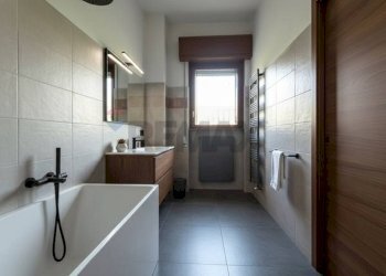 Render Bagno - Quadrilocale Via Matteotti
 
36, Arese - foto 16