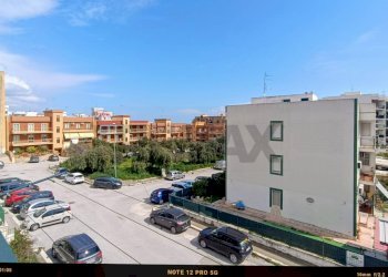 Edificio all\'aperto - Trilocale Piazza delle Viole
 
9, Manfredonia - foto 1