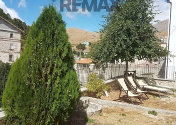 Giardino - Casa semi indipendente Via della Pineta
 
25, Castel del Monte - foto 2