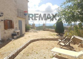 Giardino - Casa semi indipendente Via della Pineta
 
25, Castel del Monte - foto 7