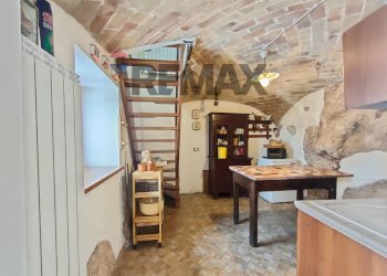 Cantina - Casa semi indipendente Via della Pineta
 
25, Castel del Monte - foto 9