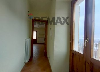 Hall / corridoio - Casa semi indipendente Via della Pineta
 
25, Castel del Monte - foto 23