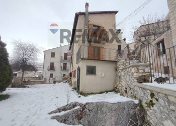 Edificio all\'aperto - Casa semi indipendente Via della Pineta
 
25, Castel del Monte - foto 41