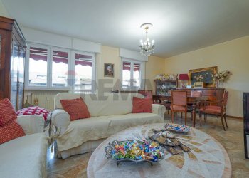 Sala da pranzo - Quadrilocale Via Albert Einstein
 
35, Bergamo - foto 3