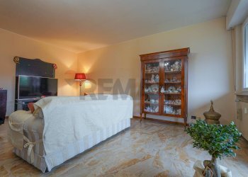 Camera / camera da letto - Quadrilocale Via Albert Einstein
 
35, Bergamo - foto 9