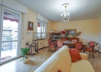 Sala da pranzo - Quadrilocale Via Albert Einstein
 
35, Bergamo - foto 10