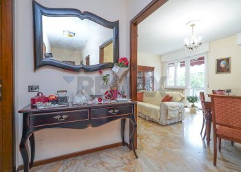 Sala da pranzo - Quadrilocale Via Albert Einstein
 
35, Bergamo - foto 12