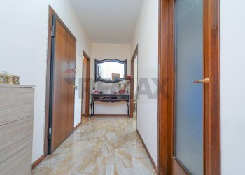 Hall / corridoio - Quadrilocale Via Albert Einstein
 
35, Bergamo - foto 13