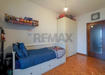 Camera / camera da letto - Quadrilocale Via Albert Einstein
 
35, Bergamo - foto 22