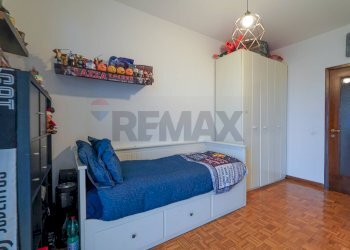 Camera / camera da letto - Quadrilocale Via Albert Einstein
 
35, Bergamo - foto 23