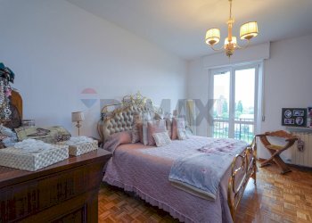 Camera / camera da letto - Quadrilocale Via Albert Einstein
 
35, Bergamo - foto 26