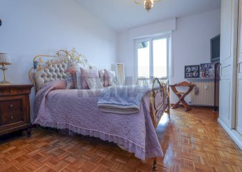 Camera / camera da letto - Quadrilocale Via Albert Einstein
 
35, Bergamo - foto 27