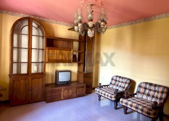 Soggiorno - Casa indipendente Costa Volpino - foto 4