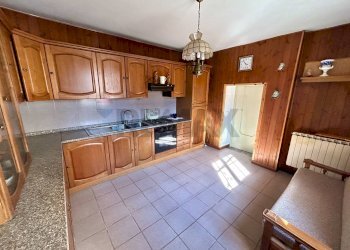 Cucina - Casa indipendente Costa Volpino - foto 8