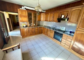 Cucina - Casa indipendente Costa Volpino - foto 9