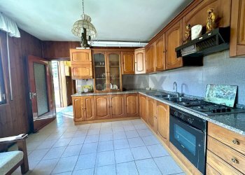 Cucina - Casa indipendente Costa Volpino - foto 10