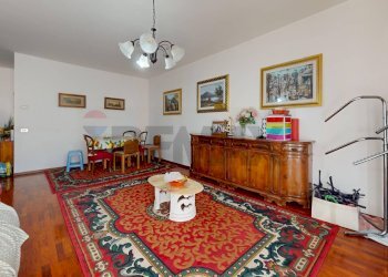 Sala da pranzo - Quadrilocale Viale San Lazzaro
 
118, Vicenza - foto 1