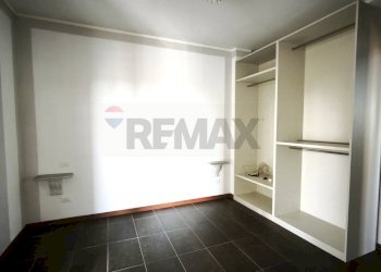 Cabina armadio - Bilocale via Po
 
27, Travacò Siccomario - foto 8