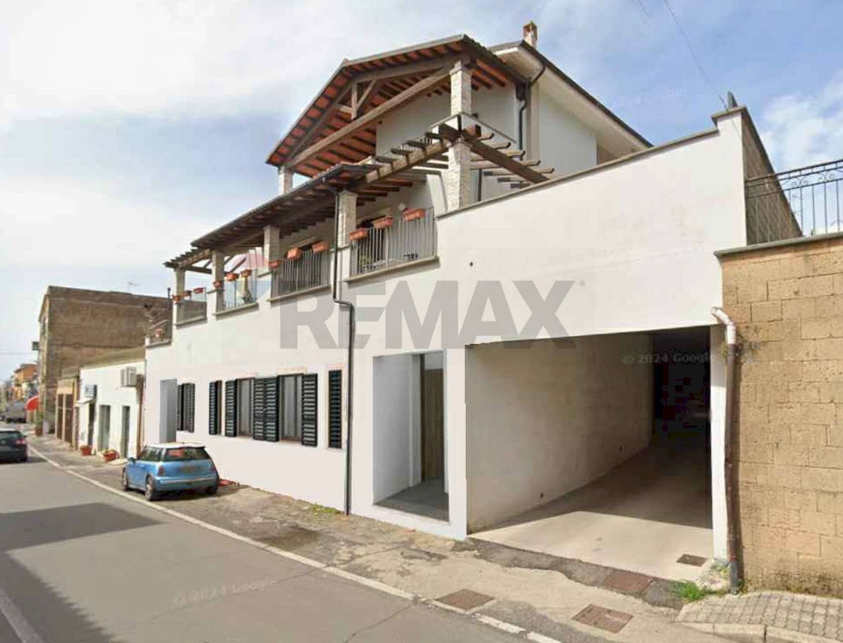 Casa all\'aperto - Rustico Via Aldo Moro
 
91, Ischia di Castro - foto 1