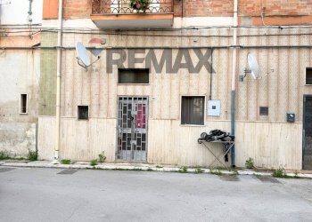 Edificio all\'aperto - Bilocale Via Ortovecchio
 
55, Foggia - foto 1