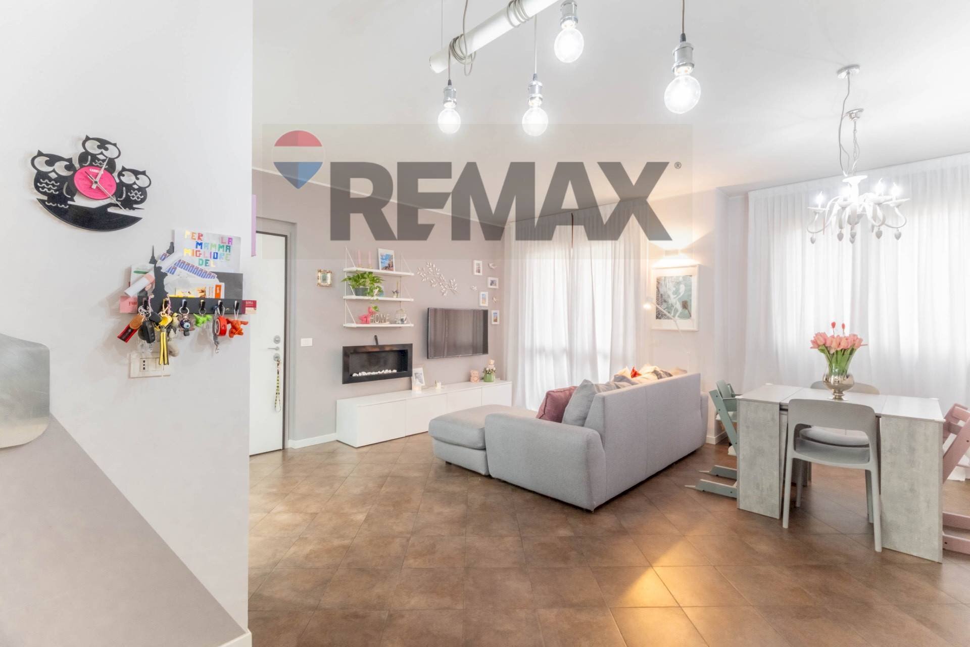 Sala da pranzo - Three-room apartment via romagna
 
43, Legnano - photo 3