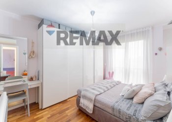 Camera / camera da letto - Three-room apartment via romagna
 
43, Legnano - photo 10