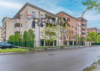 Edificio all\'aperto - Three-room apartment via romagna
 
43, Legnano - photo 32