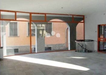 Foto 2 - Shop Via Civerchi
 
39, Crema - photo 2