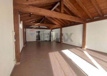 Stanza vuota - Shop via repubblica romana, Como - photo 14