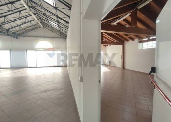 Parcheggio - Shop via repubblica romana, Como - photo 18