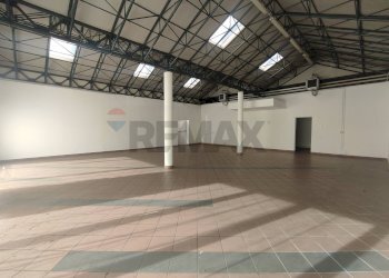 Non correlato - Shop via repubblica romana, Como - photo 20