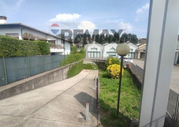 Non correlato - Shop via repubblica romana, Como - photo 2