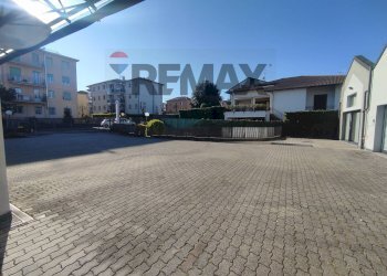 Edificio all\'aperto - Shop via repubblica romana, Como - photo 5