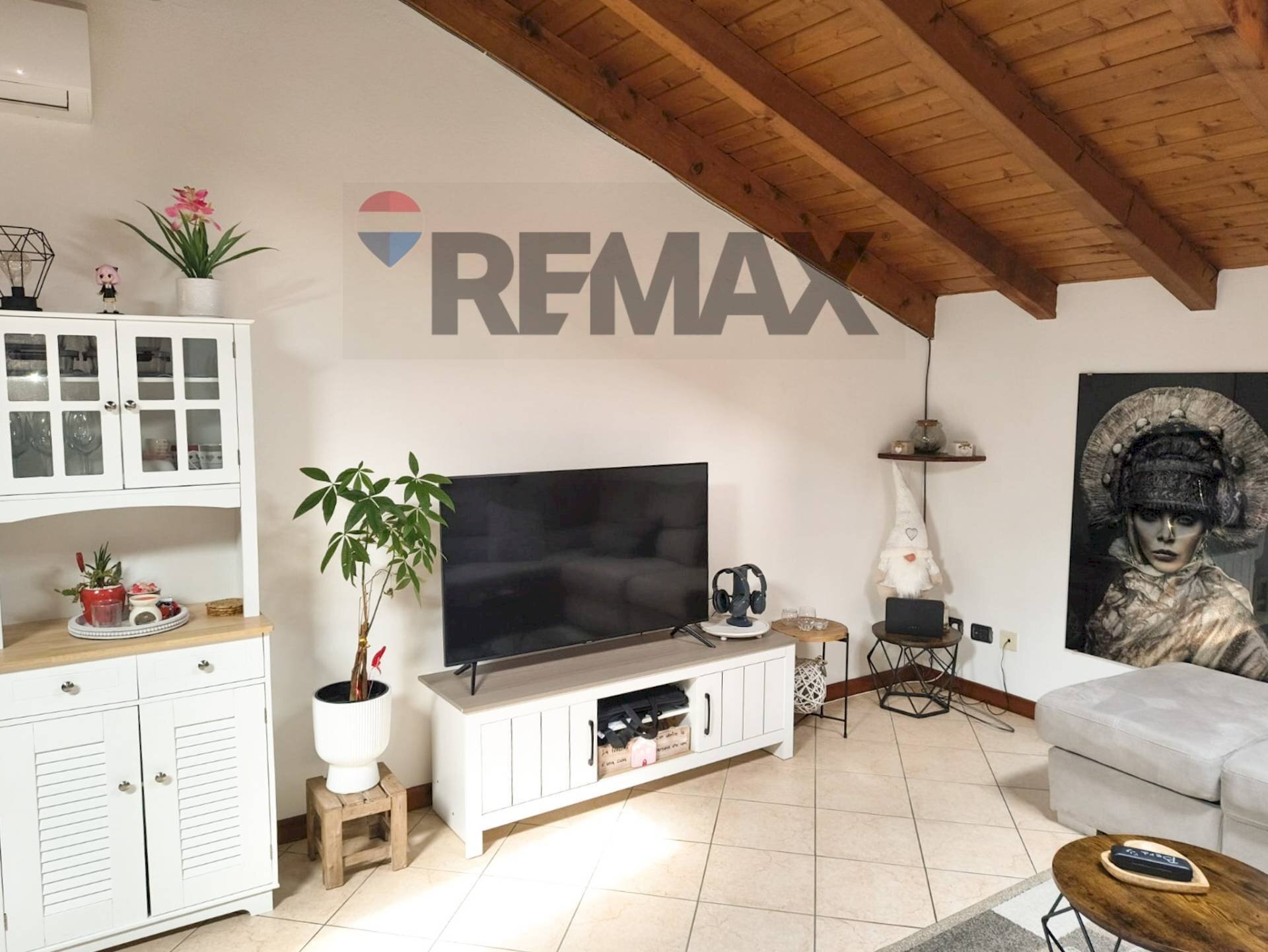 Soggiorno - Bilocale VIA CAVOUR
 
19, Castronno - foto 3