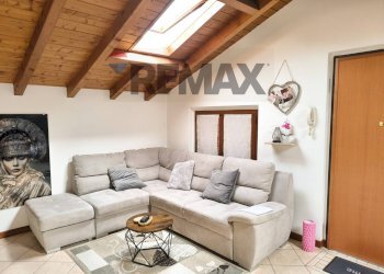 Soggiorno - Bilocale VIA CAVOUR
 
19, Castronno - foto 2