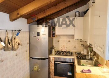 Cucina - Bilocale VIA CAVOUR
 
19, Castronno - foto 6