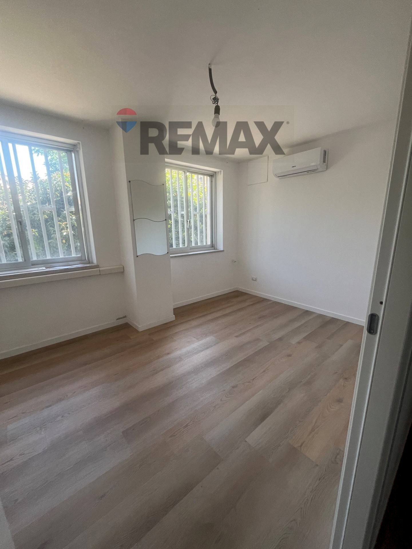 Stanza vuota - Ufficio Viale Croce Rossa
 
25, Palermo - foto 1