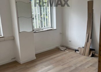 Stanza vuota - Office Viale Croce Rossa
 
25, Palermo - photo 13