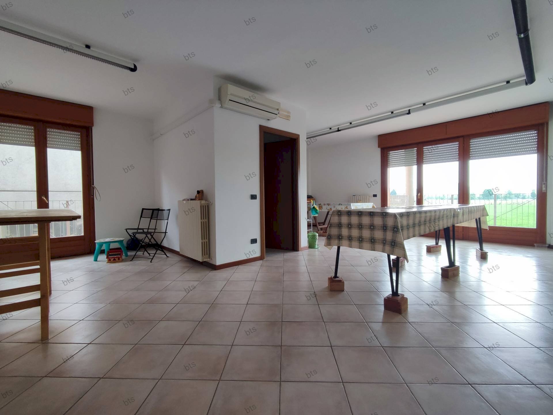 Foto 2 - Quadrilocale via cerese
65, Capriolo - foto 2