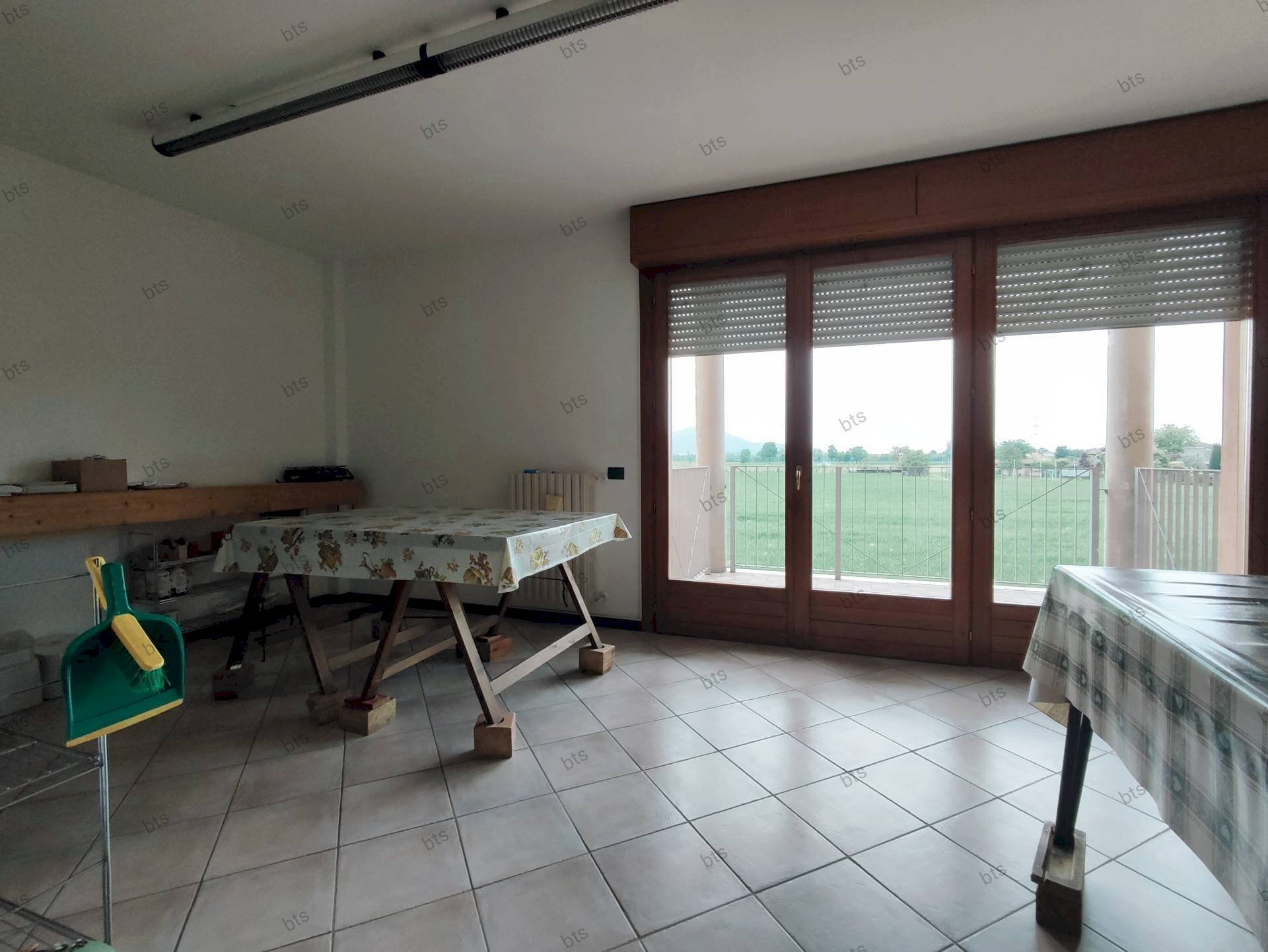 Foto 3 - Quadrilocale via cerese
65, Capriolo - foto 3