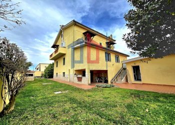 Foto 1 - Villa VIA CORACE
 
2, Aprilia - foto 1