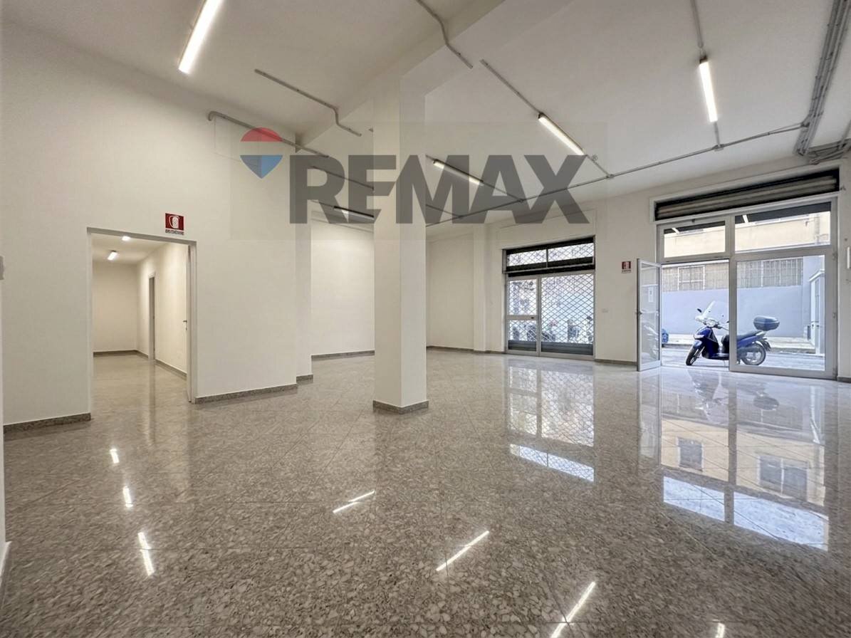 Stanza vuota - Warehouse Via Francesco Campione
 
38-40, Bari - photo 3