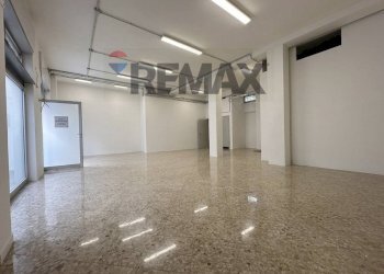 Stanza vuota - Warehouse Via Francesco Campione
 
38-40, Bari - photo 2