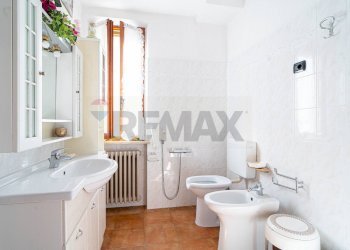 Bagno - Casa semi indipendente Strada Comunale del Mulino
 
5, Lesignano de' Bagni - foto 19