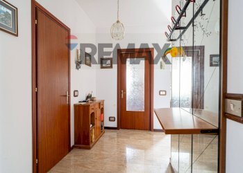 Hall / corridoio - Three-room apartment Via Francesco Baracca
 
8, Medesano - photo 8