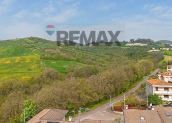 Vista delle montagne - Three-room apartment Via Francesco Baracca
 
8, Medesano - photo 30