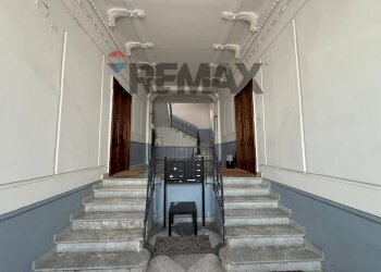 Ricezione / Lobby - Four-room apartment Napoli - photo 5