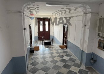 Hall / corridoio - Four-room apartment Napoli - photo 6